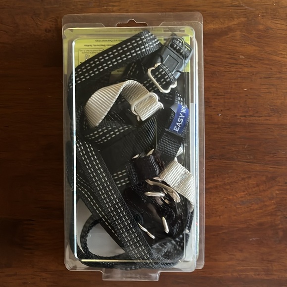 *NEW!* PET SAFE Easy Walk Harness - Medium - Picture 2 of 2